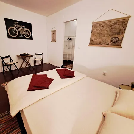 Piata Amzei Bed and breakfast 3*