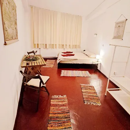 Bed and breakfast Piata Amzei 3*