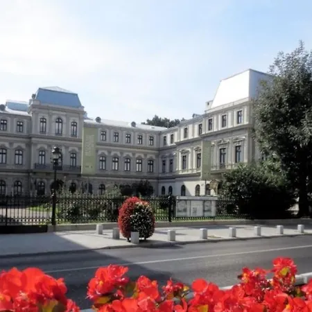 Bed & Breakfast Piata Amzei