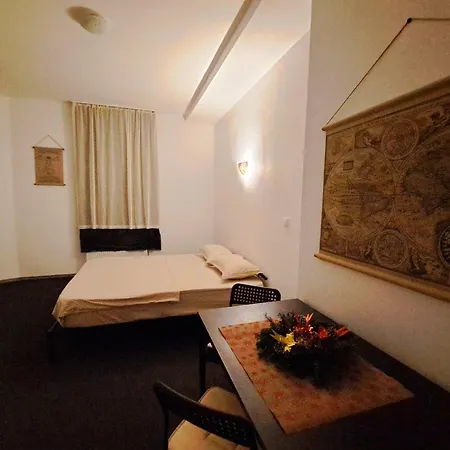 Piata Amzei Bed & Breakfast 3*